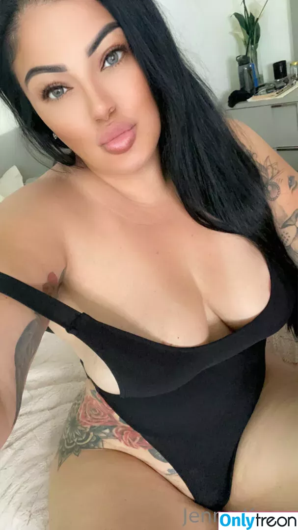 thickbaddie_jenna nude photo #0167 (thickbaddieee__)