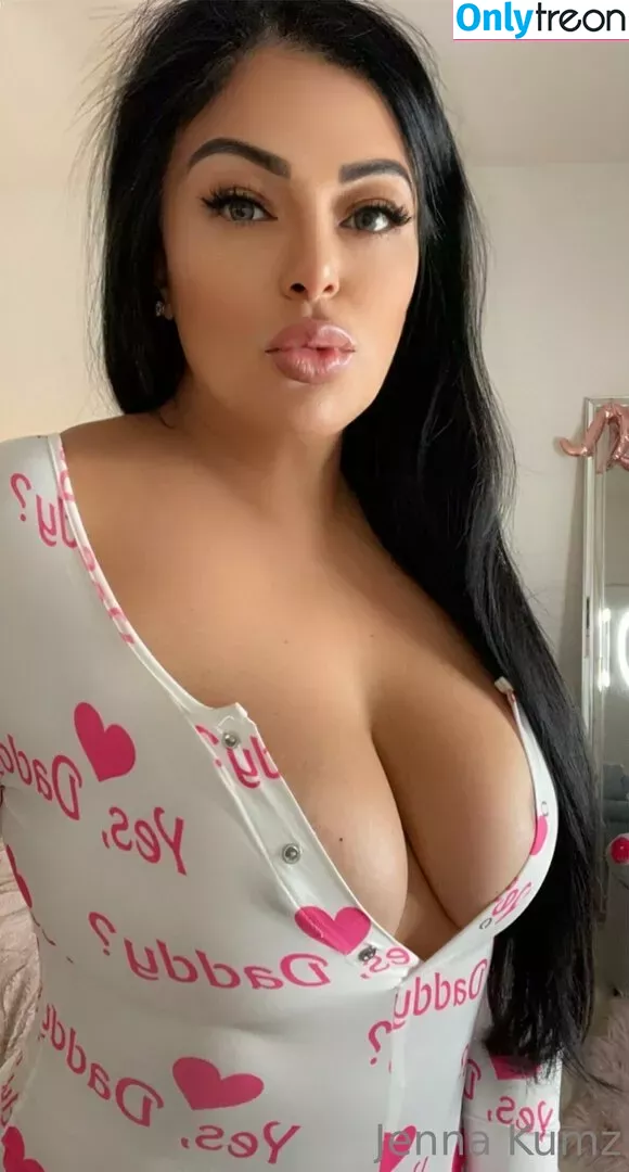 thickbaddie_jenna nude photo #0180 (thickbaddieee__)