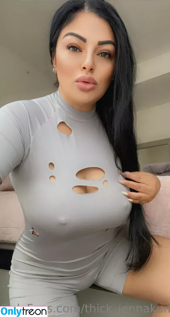 thickbaddie_jenna nude photo #0211 (thickbaddieee__)