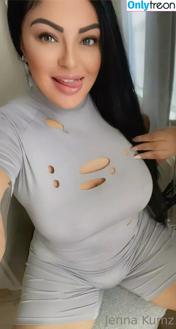 thickbaddie_jenna nude photo #0213 (thickbaddieee__)