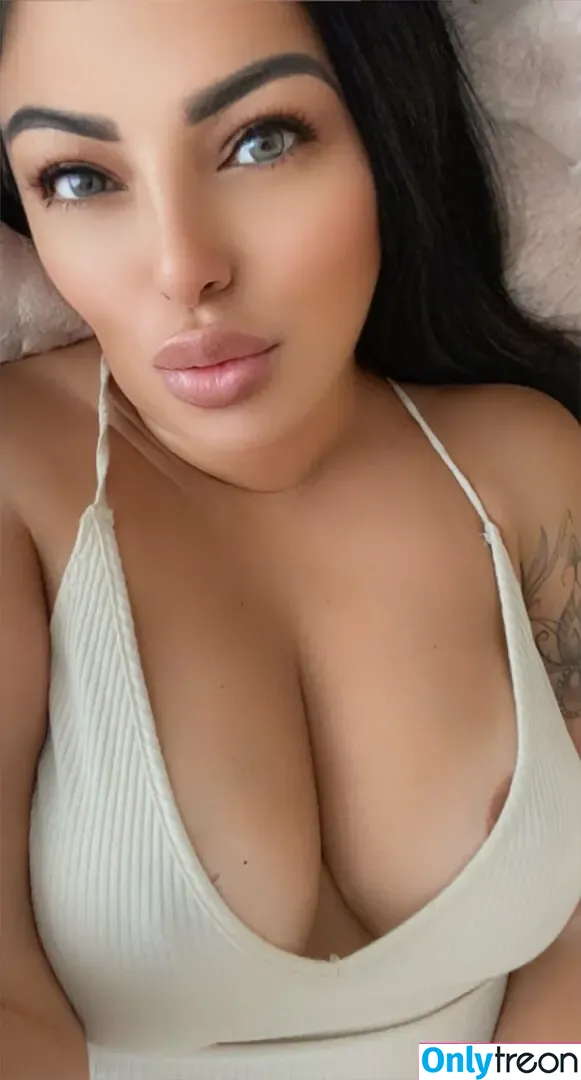 thickbaddie_jenna nude photo #0263 (thickbaddieee__)