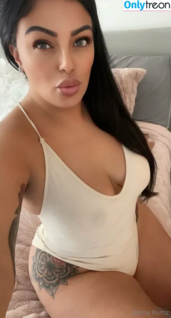 thickbaddie_jenna nude photo #0269 (thickbaddieee__)