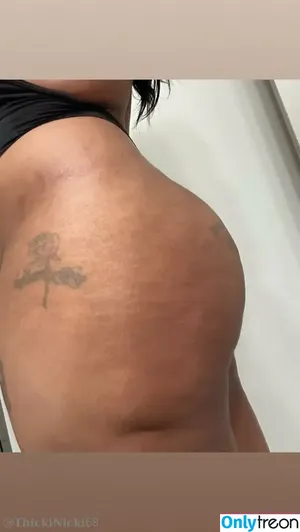 thickinicki68 / thickibynicki nude photo #0012