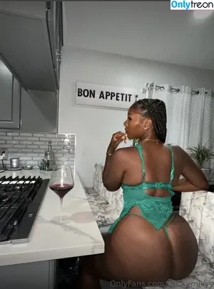 Thickymikyy / mikaelajanalyn nude photo #0010