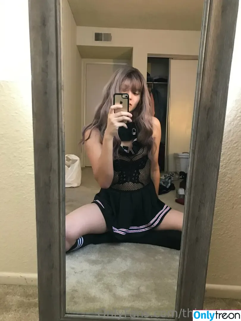 thinbabyy nude photo #0038 (illvibethinny)