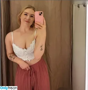 thinkrosy / Sarah / itssarahhoskins nude photo #0001