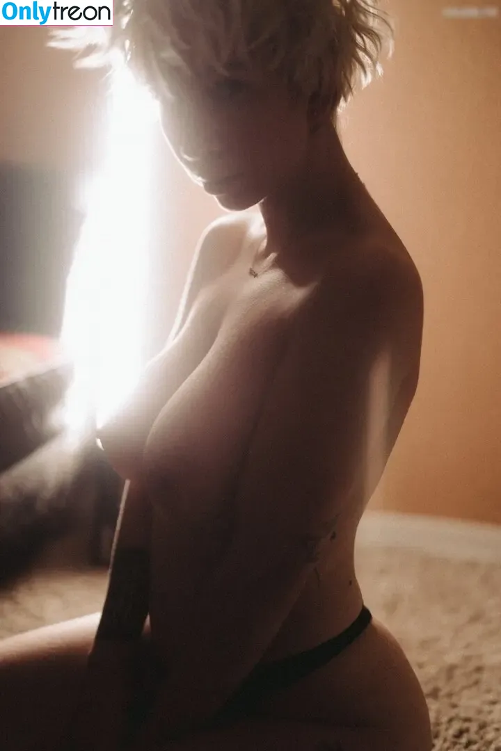 thisislannique голая photo #0041 (thisislannique)