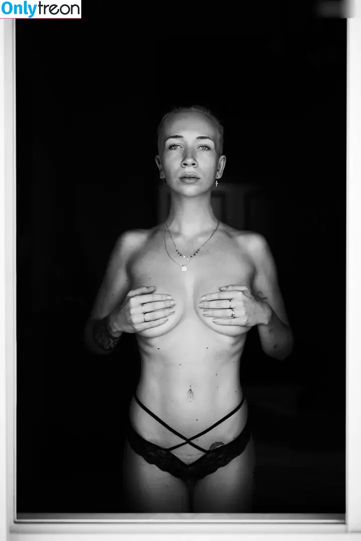 thisislannique голая photo #0070 (thisislannique)