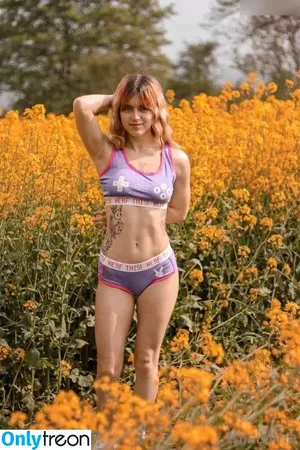 Thisislina / benzundbella фото голая #0250