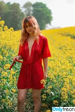 Thisislina / benzundbella фото голая #0267