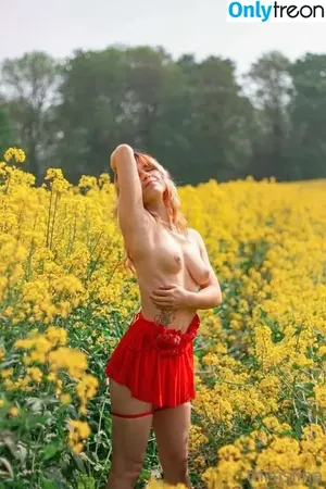 Thisislina / benzundbella фото голая #0296