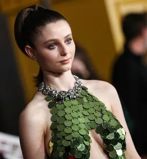 Thomasin Mckenzie / mackzjoness / thomasin.mckenzie фото голая #0006