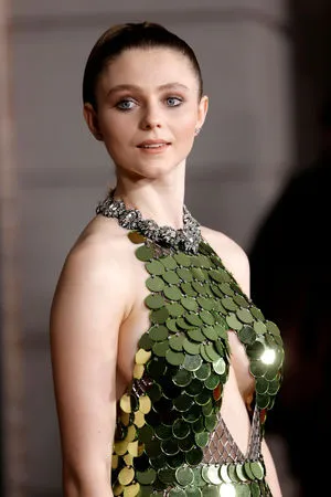 Thomasin Mckenzie / mackzjoness / thomasin.mckenzie фото голая #0007
