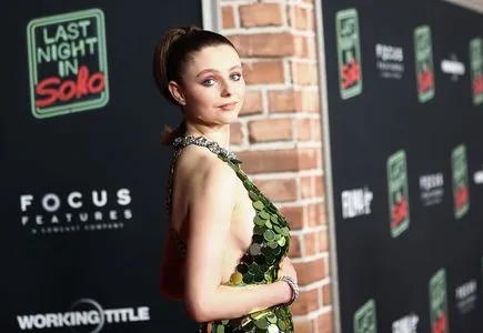Thomasin Mckenzie / mackzjoness / thomasin.mckenzie фото голая #0030