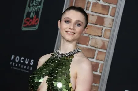 Thomasin Mckenzie / mackzjoness / thomasin.mckenzie фото голая #0046