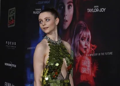 Thomasin Mckenzie / mackzjoness / thomasin.mckenzie фото голая #0051