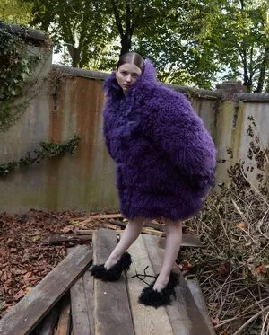 Thomasin Mckenzie / mackzjoness / thomasin.mckenzie фото голая #0241