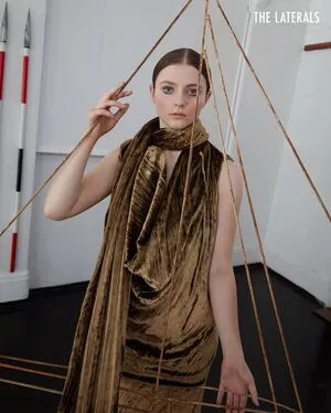Thomasin Mckenzie / mackzjoness / thomasin.mckenzie фото голая #0246