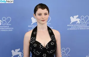 Thomasin Mckenzie / thomasin.mckenzie nude photo #0345