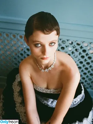 Thomasin Mckenzie / thomasin.mckenzie nude photo #0352
