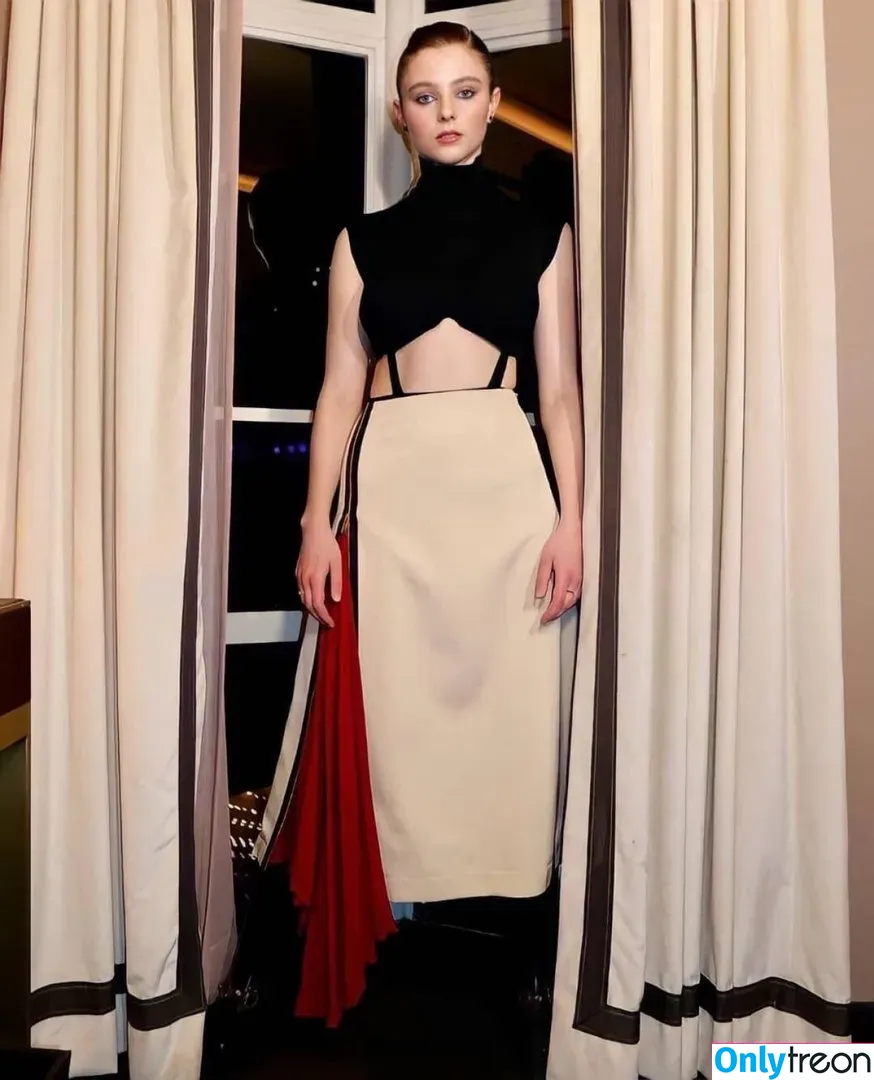 Thomasin Mckenzie nude photo #0024 (mackzjoness / thomasin.mckenzie)