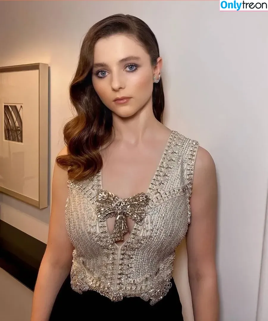 Thomasin Mckenzie голая photo #0065 (mackzjoness / thomasin.mckenzie)