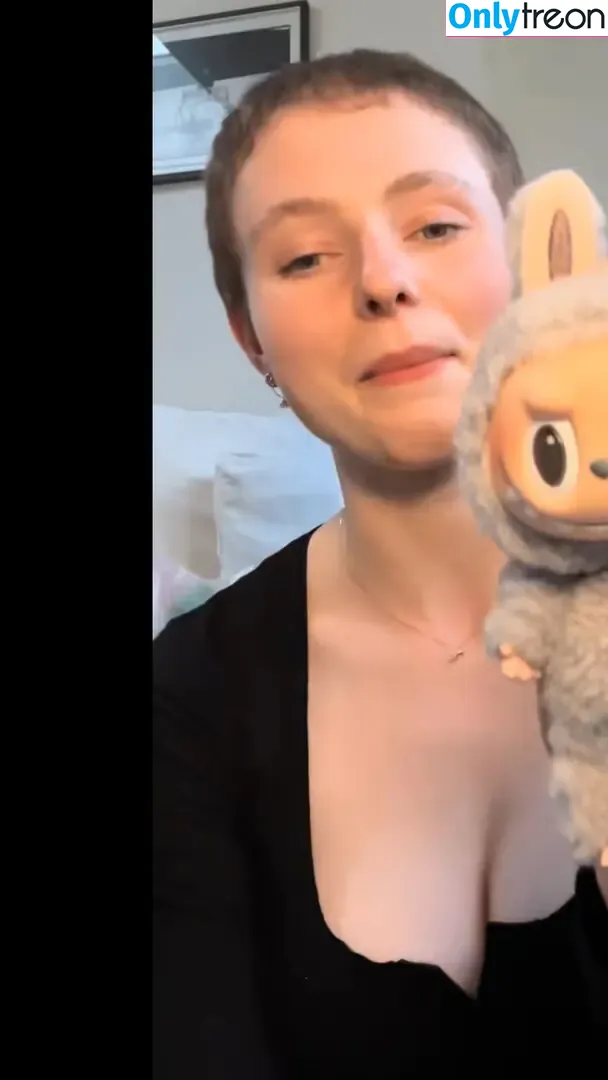 Thomasin Mckenzie nude photo #0300 (thomasin.mckenzie)