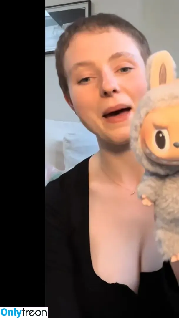Thomasin Mckenzie nude photo #0304 (thomasin.mckenzie)