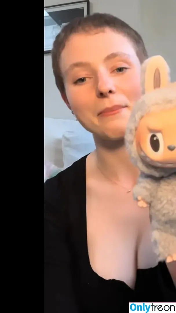 Thomasin Mckenzie nude photo #0306 (thomasin.mckenzie)