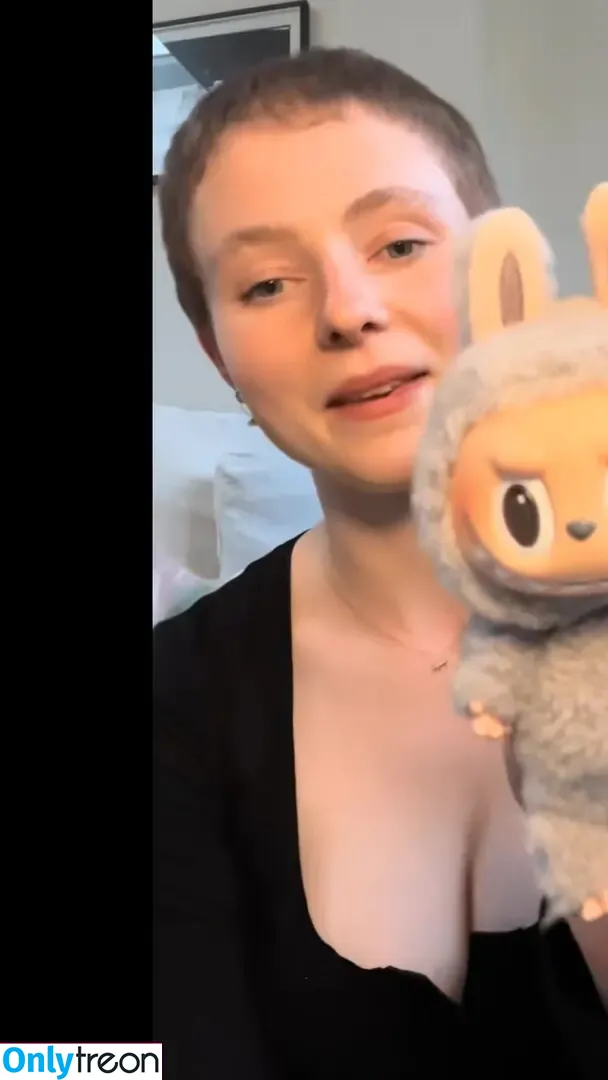 Thomasin Mckenzie nude photo #0309 (thomasin.mckenzie)
