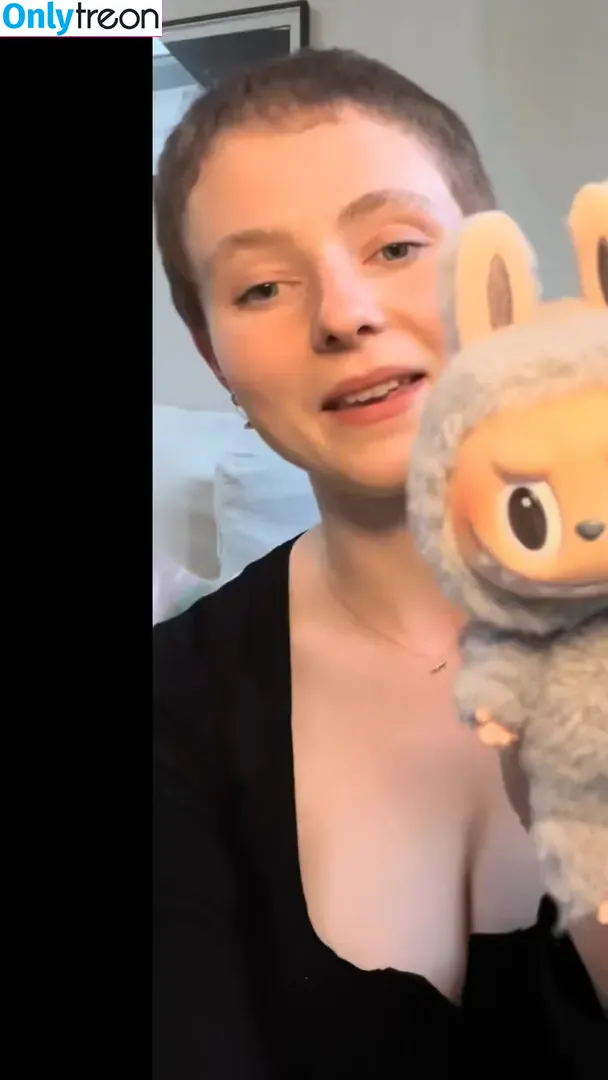 Thomasin Mckenzie nude photo #0310 (thomasin.mckenzie)