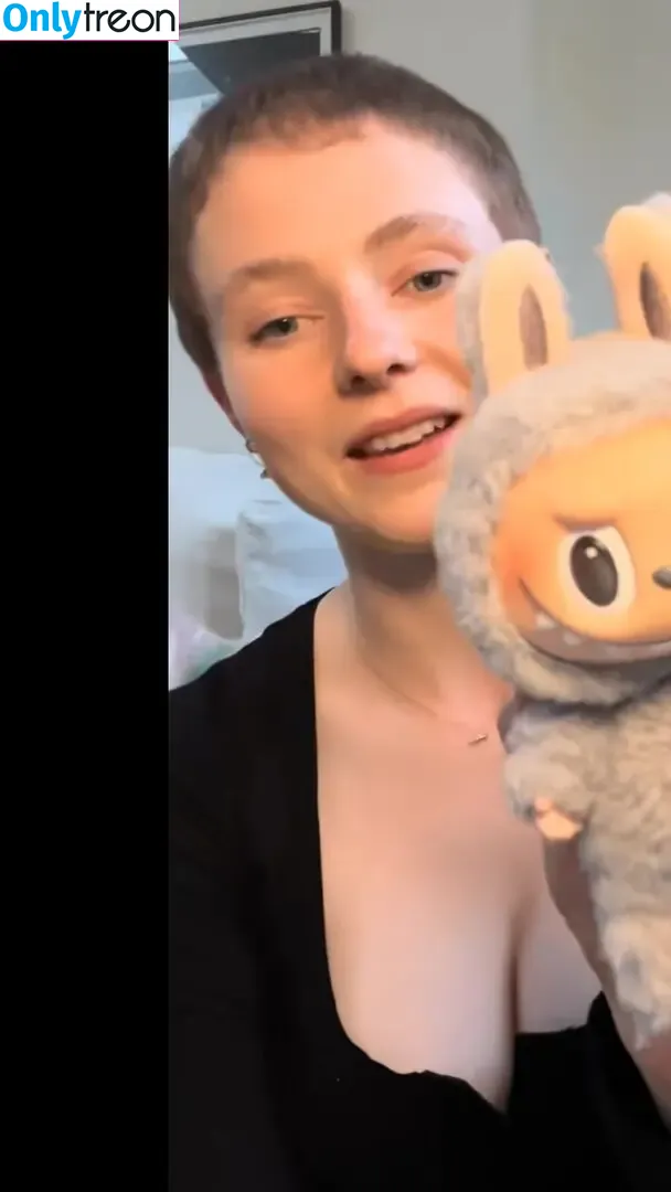 Thomasin Mckenzie nude photo #0312 (thomasin.mckenzie)