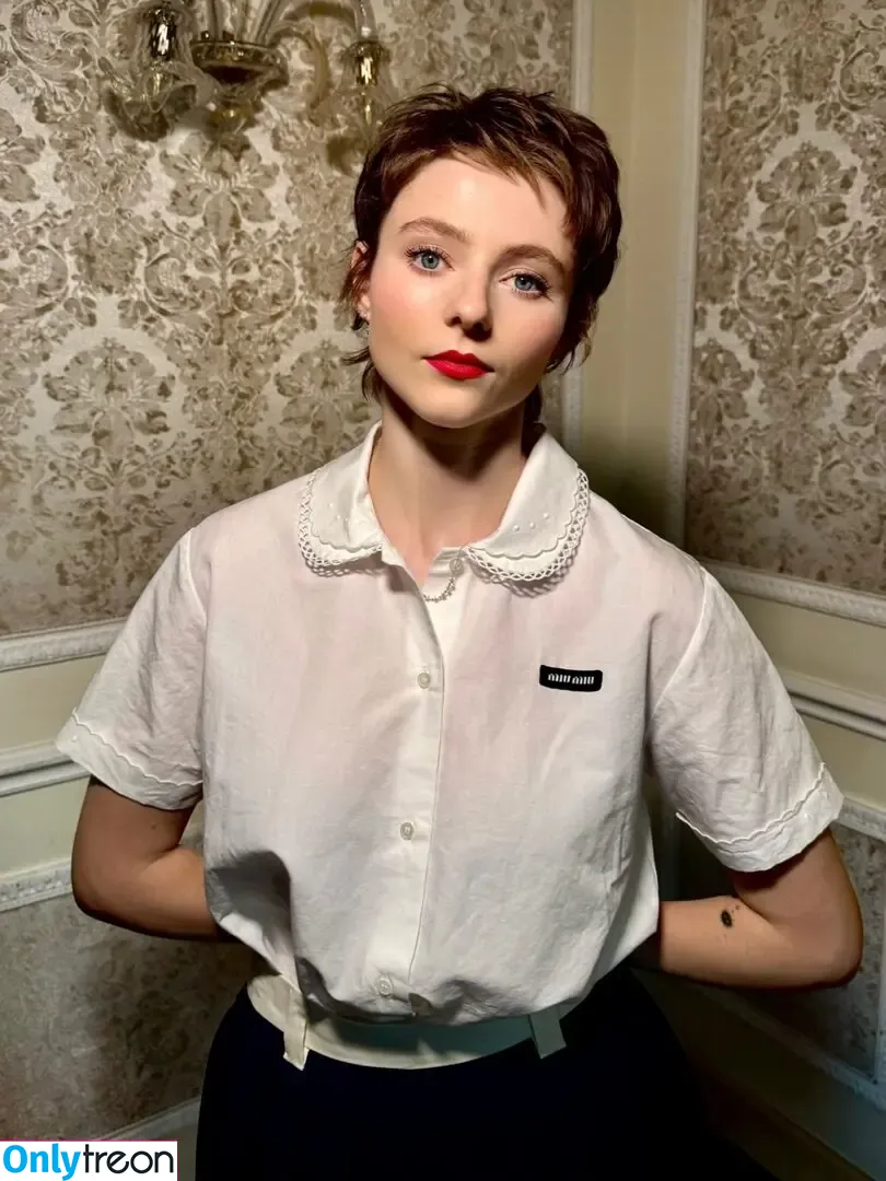 Thomasin Mckenzie nude photo #0337 (thomasin.mckenzie)