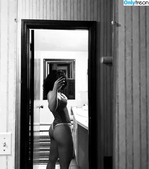 Thutooturnt / Thu Le фото голая #0020