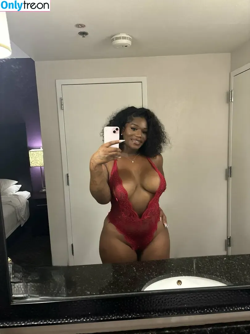 tia_magnificent nude photo #0002 (Ts KaTia / __tiamonique / iTiathe1)
