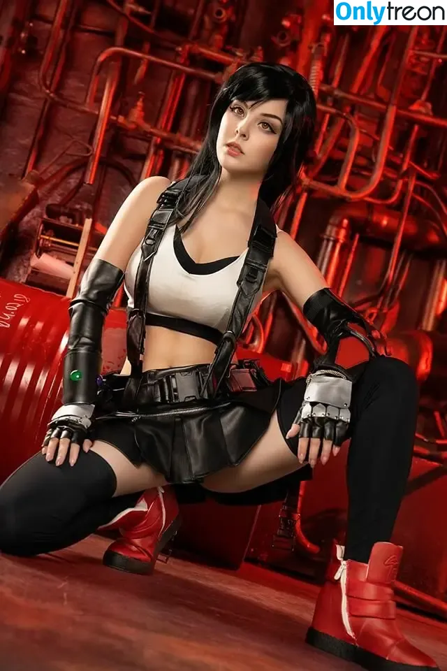 Tifa Cosplay голая photo #0018 (lunafreyaffxv / tifalockhartdoll)