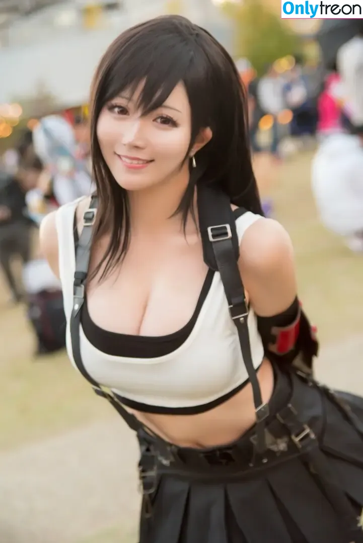 Tifa Cosplay голая photo #0116 (lunafreyaffxv / tifalockhartdoll)