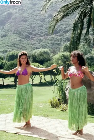 Tiffani Thiessen / tiffanithiessen nude photo #0287