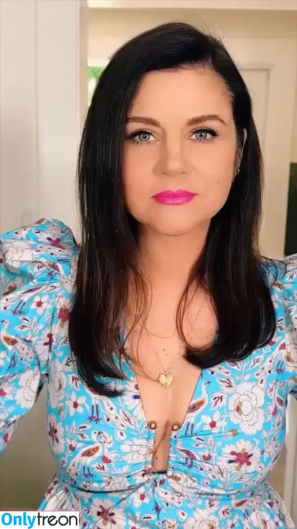 Tiffani Thiessen голая photo #0272 (tiffanithiessen)