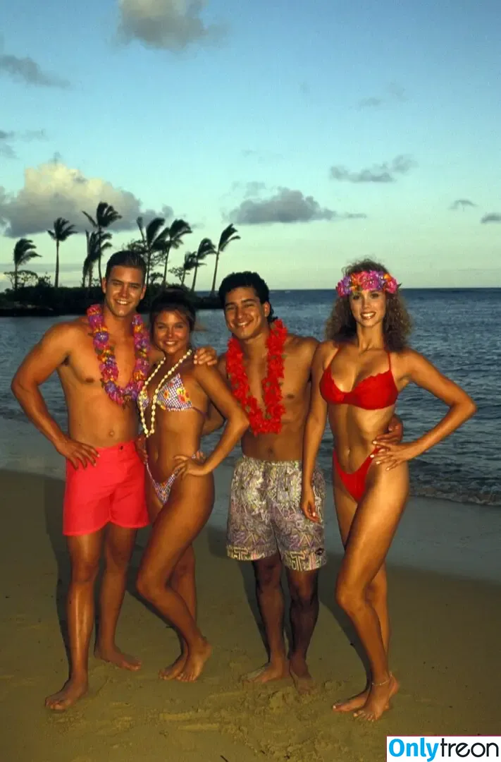 Tiffani Thiessen голая photo #0288 (tiffanithiessen)