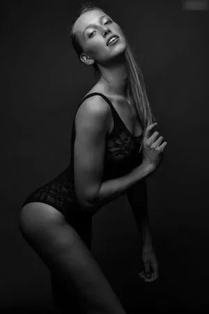 Tiffany Van Roest / tiffanyvanroest фото голая #0011