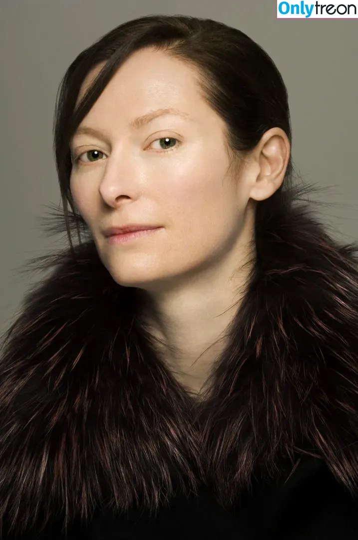 Tilda Swinton голая photo #0001 (catriiiona / tildaswintonislove / tildaswintonorg)