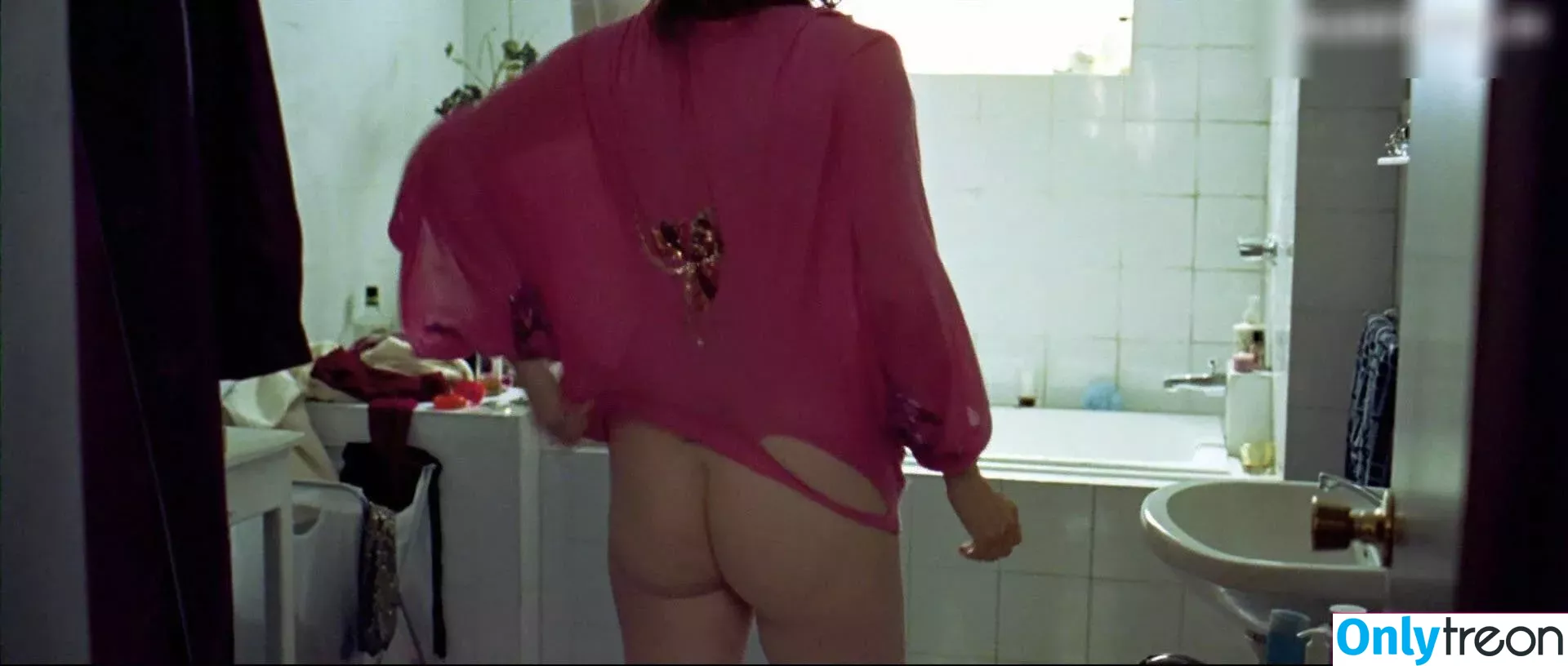 Tilda Swinton nude photo #0048 (catriiiona / tildaswintonislove / tildaswintonorg)