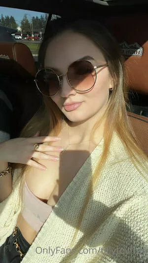 tillytoyfree / tilly.toy.official фото голая #0024
