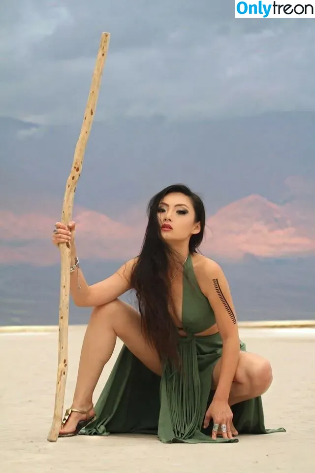 Tina Guo nude photo #0002 (Tina Guo)