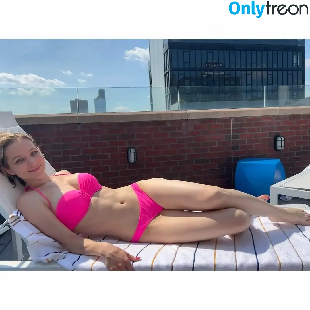 Tina Ivlev nude photo #0007 (tinapotomus)