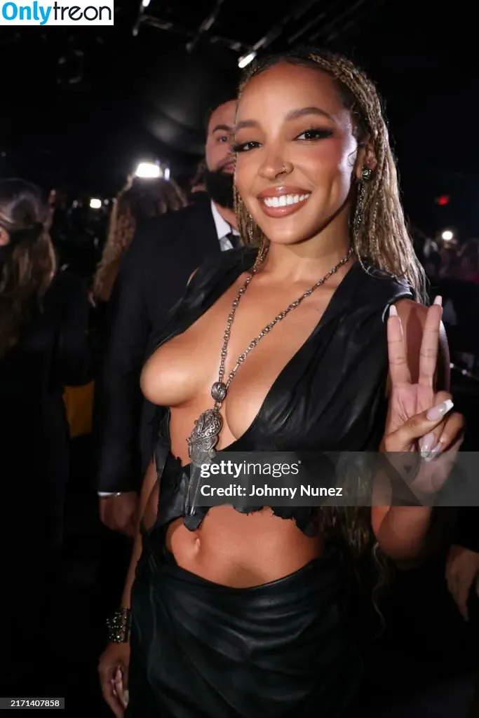 Tinashe nude photo #0804 (slimred_20 / tinashenow)