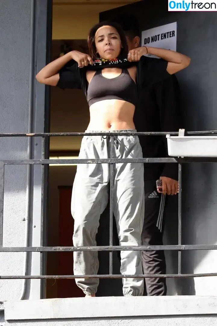 Tinashe nude photo #0847 (slimred_20 / tinashenow)