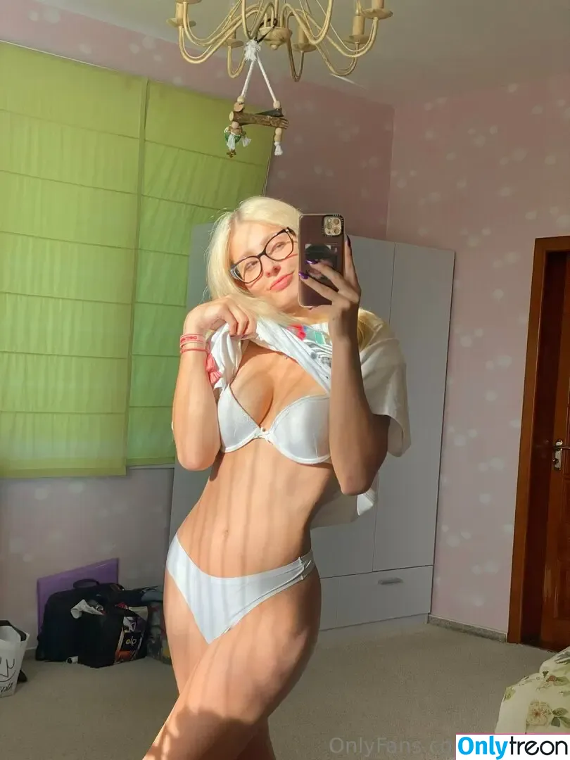 tinyleyla nude photo #0030 (tinyley)