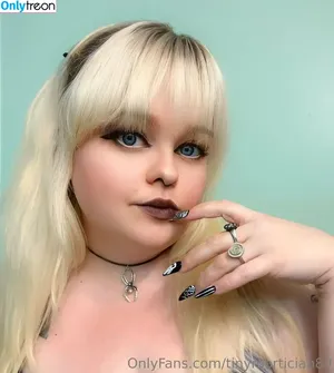  nude photo #0001